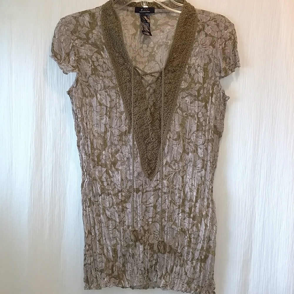 SOLD Women's / Juniors sheer top NEW